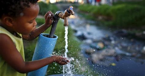 La baja calidad y contaminación del agua orilla a una crisis mundial