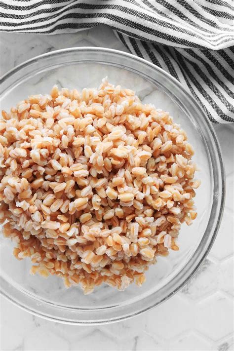 How To Cook Farro Perfectly 3 Ways Clean Green Simple