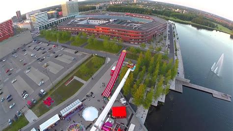 De laatste kermis van het evenementenseizoen staat traditiegetrouw in het centrum van almere. Kermis Almere Stad 6 juni 2014 | Filmed by a Drone / GoPro ...