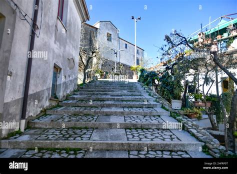 Una Calle Entre Las Casas Caracter Sticas De Montecalvo Irpino Un