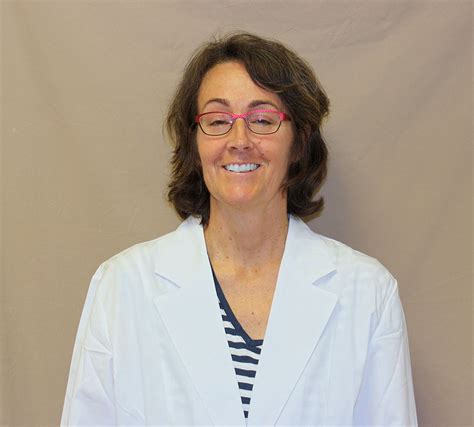 Dr Cindy Roderson Petfocus Eastern Shore Veterinary Hospital