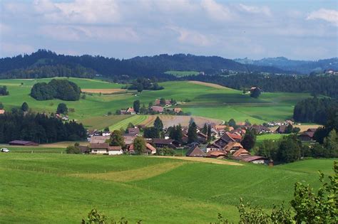 Trouvez les emmental schweiz images et les photos d'actualités parfaites sur getty images. Affoltern im Emmental, Switzerland | Flickr - Photo Sharing!