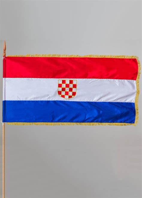 Hrvatska Povijesna Zastava Svečana — Crosport Vez