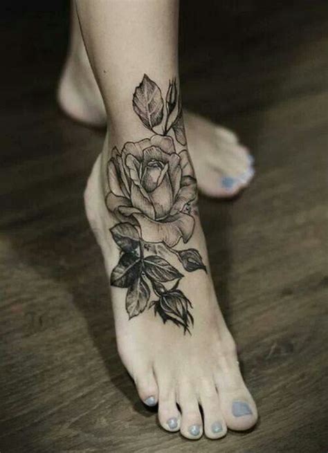 Black And Grey Rose On Front Of Ankle To Of Foot Rosen Tattoo Schwarz