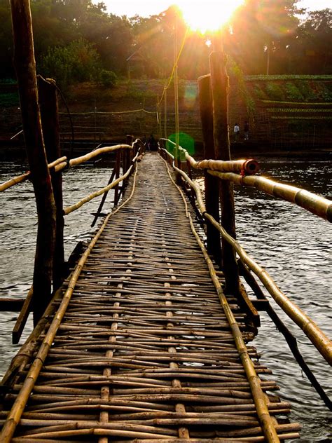 The Bamboo Bridge Across The Mekong Живописные пейзажи Фотография