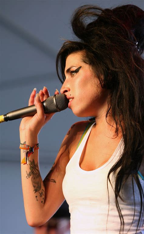 Better Times Amy Winehouse S 25 Most Memorable Moments Amy Winehouse Amy Lendas Da Música