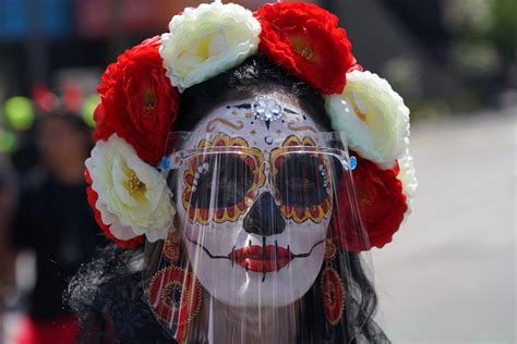 Mexico Celebrates Day Of The Dead After Pandemic Closures Ap News