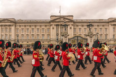 Changing Of The Guard At Buckingham Palace Wonder And Wanders