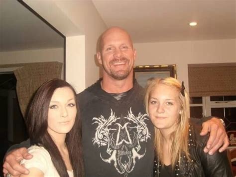 Wwe Hall Of Fame Icon Stone Cold Steve Austin Steven Williams With His Daughters Stephanie