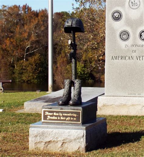 Fallen Soldier Memorial Statue