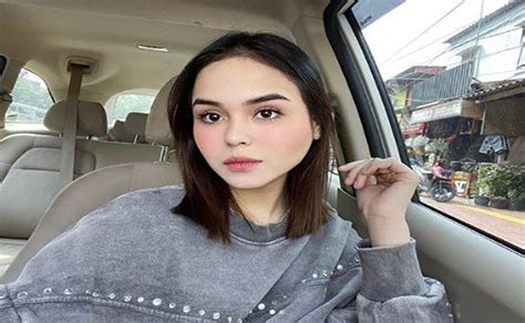 Check spelling or type a new query. Selebgram Cantik Dihujat karena Minta Donasi untuk Operasi