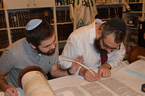 Finished Sefer Torah Rededicated To Wash U Chabad Chapter Student Life