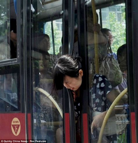 Woman Gets Head Stuck In Bus Door In Maanshan In Chinas Anhui