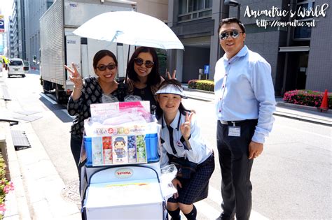 Yakult lady punya target penjualan yang mesti dipenuhi setiap harinya. My day with a Yakult Lady in Japan! - Animetric's World