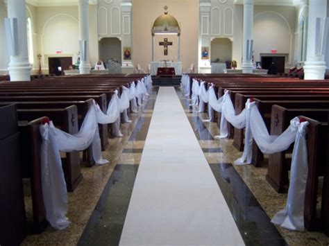25 Attractive Pew Decorations For Weddings Slodive