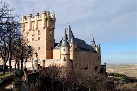 Castle In Spain The Alcazar Of Segovia Castelo Castelo De