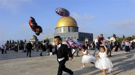 In Pictures Muslims Across The World Mark Eid Al Adha Festival Bt