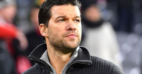Michael ballack kritisiert die taktik von joachim löw nach der partie der deutschen nationalmannschaft gegen ungarn bei magentatv. Michael Ballack: Seine Ex heiratete wenige Wochen nach der ...