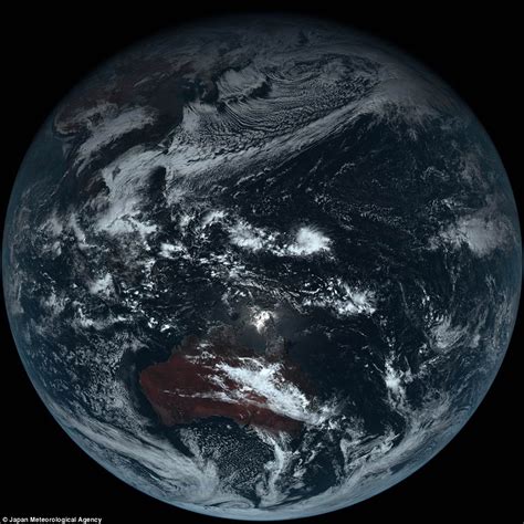 Japanese Weather Satellite Captures What Earth Really Looks Like Daily Mail Online