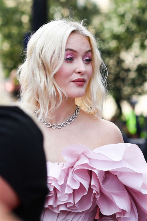 Zara has a younger sister, hanna larsson. ZARA LARSSON Arrives at 2019 MTV Video Music Awards in Newark 08/26/2019 - HawtCelebs