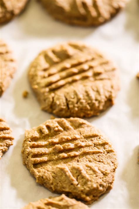 These almond flour cookies aren't really chocolate chip cookies. Almond Flour Peanut Butter Cookies | Chef Tariq | Food Blog