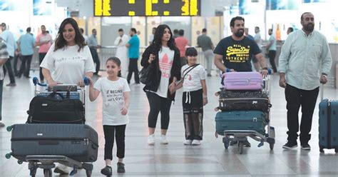 قصة زواجها السري وأزمتها مع حياة الفهد تعتبر الفنانة والإعلامية الكويتية هند البلوشي من أكثر الفنانات الخليجيات إثارة للجدل. ممثلين مسلسل من حقي احب