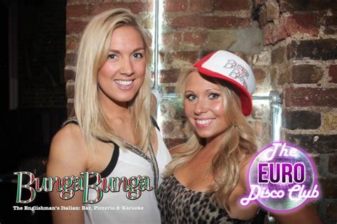 Bunga bunga battersea, londra resim: bunga ladies | Karaoke