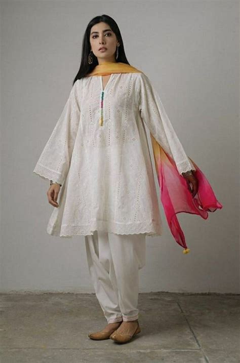 Pin By Fizza Maryam On Desi Dresses In 2020 Pakistani Dresses Casual