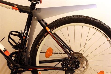 Thanks to my friend steve malin for the idea. D.I.Y Rear Bicycle Fenders | Bicycle fenders, Bicycle ...