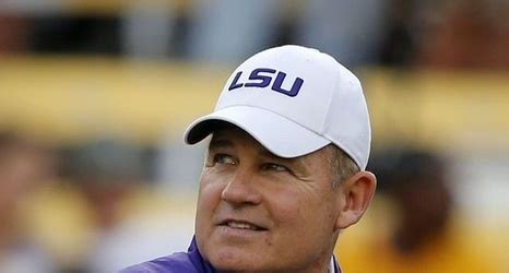 Report Les Miles Finalizing Deal To Become Kansas Football Coach