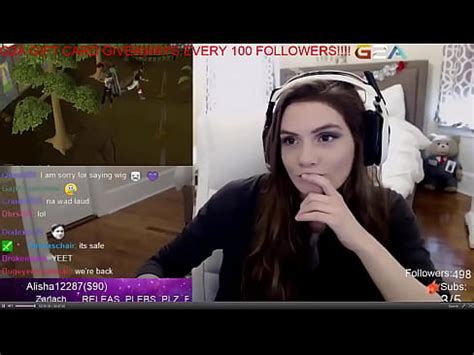 Twitch Streamer Flashes Tits