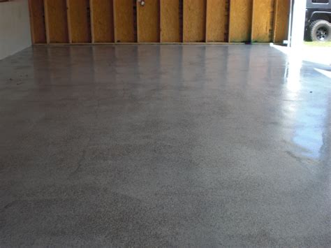 A Gray Epoxy With Black White And Gray Flakes Garage Floor A Gloss
