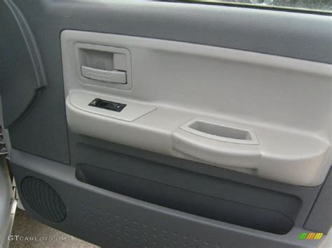 2006 Dodge Dakota Slt Club Cab 4x4 Medium Slate Gray Door Panel Photo