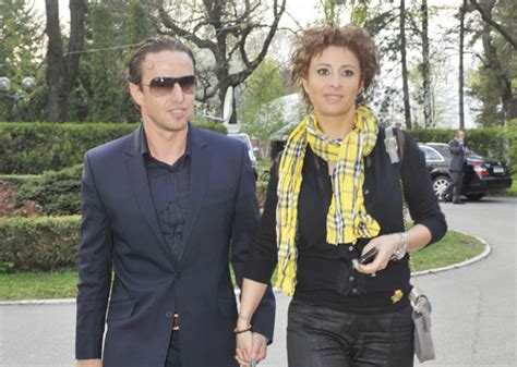 Aici gasesti cele mai noi stiri, comentarii si analize din lumea sportului romanesc si international. Laurentiu Reghecampf si Anamaria Prodan au dat lovitura ...