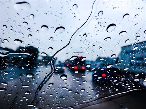 How To Stay Safe When Driving In The Rain Carsome Malaysia