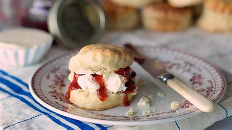 From his home kitchen, james martin perfects the classics and shares his secrets, from the ultimate victoria sponge to the best fish baguette. Easy scones | Recipe | Homemade scones, Food, Scones