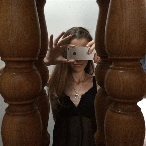 Pin By Ruzica Timon Josic On Ragazzina Mirror Selfie Selfie Scenes