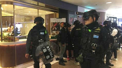 共享的倒计时状态。 一旦倒计时开始，它生成一个特殊的url，可以被复制和分享到其他浏览器。 如果保存链接，您可以关闭浏览器。 在线web应用，无需任何安装。 标题是可编辑的。 兼容android. 港聞｜即時新聞、最新香港新聞、頭條新聞及專題報道｜香港01