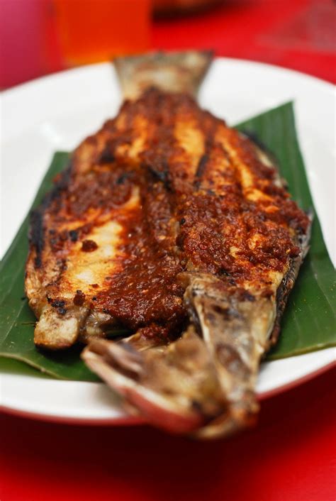 A must try place to eat during lunch time! Ikan Bakar Sedap di Melaka - Bercuti, Homestay dan Sewa ...