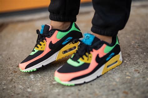 Nike Womens Air Max 90 Premium Atomic Pinkblack Laser Blue Solar