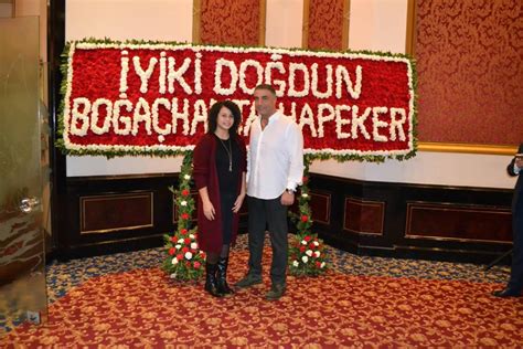 Hesabı allahadır.ancak aileme böyle böyle yaptılar dedi.erkek adama böyle şeyler yapılmaz.devletin görevlisi de olsa şerefli adam kimsenin karısıyla kızıyla uğraşmaz.sedat peker de kimsenin ailesiyle. Sedat Peker on Twitter: "Reisimiz Sayın SEDAT PEKER'in ...
