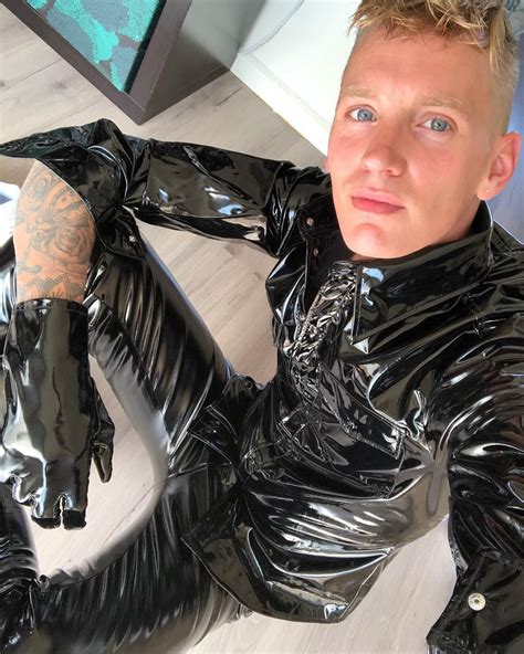 Pvc Gloves There Selling Fast Dont Miss Out 🖤 Männer Outfit
