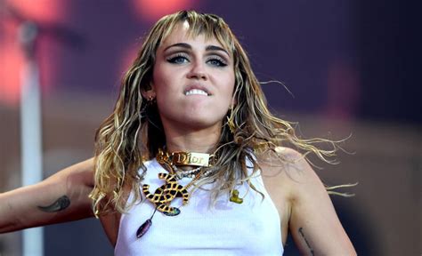 Miley Cyrus Nackt Auf Instagram „beeilt Euch Mit Dem Gucken Solange Es Noch Geht“ — Musik