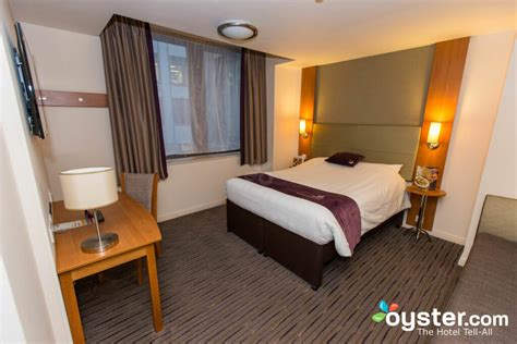 Many travelers enjoy visiting churchill war rooms (2.6 miles). Premier Inn London Bank (Tower) Hotel Review: What To ...