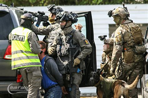 Norwegian Special Police Unit Beredskapstroppen Training With The