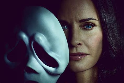 Scream 6 First Look Courteney Cox On Set As She Reprises Gale Weathers Role