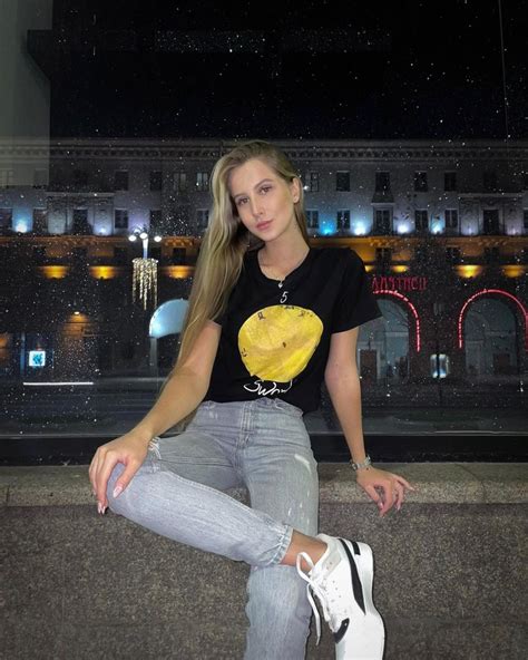 Dasha Mikhailova On Instagram “ну Sho Tam” Women Open Shoulder