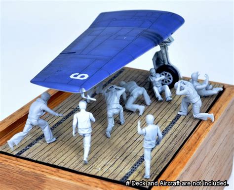 172 Us Navy Aircraft Carrier Crews And Pilots Dynamic Pose 10 Figures