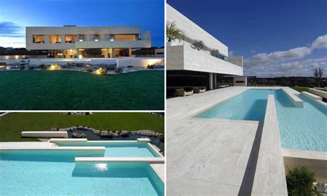 Are you ready to see cristiano ronaldo's incredibly beautiful house? CR7 want sell the mother's house and home in Spain ...