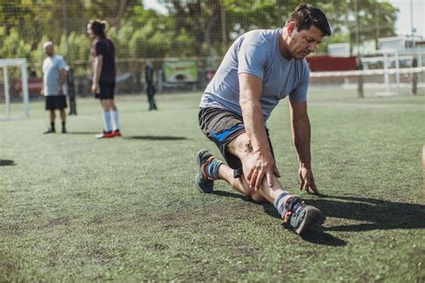 Best Dynamic Stretches For Soccer Shoot Score Soccer